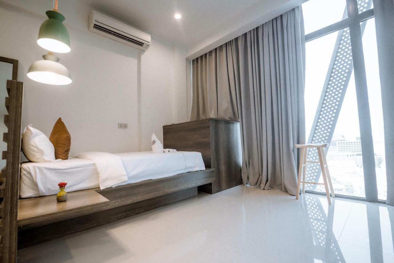 Wooden Maple Hotel Phnom Penh Zewnętrze zdjęcie