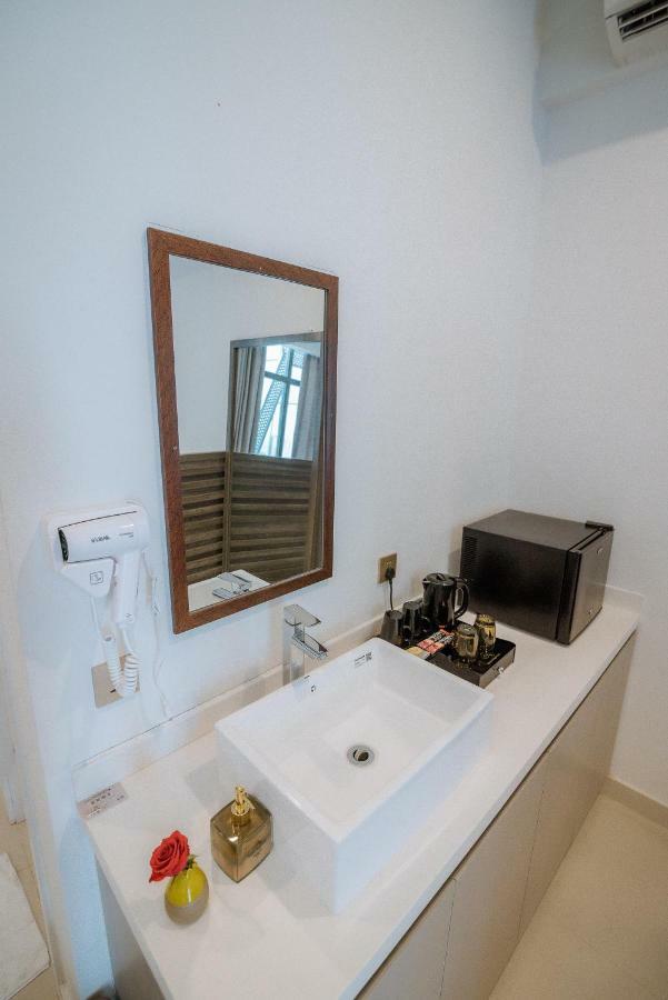 Wooden Maple Hotel Phnom Penh Zewnętrze zdjęcie