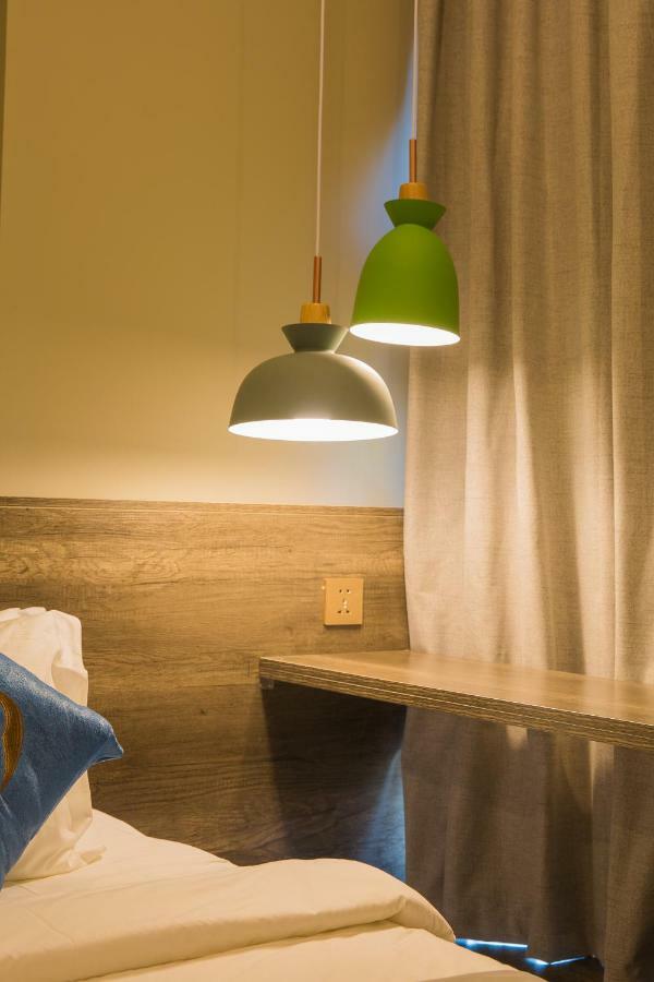 Wooden Maple Hotel Phnom Penh Zewnętrze zdjęcie